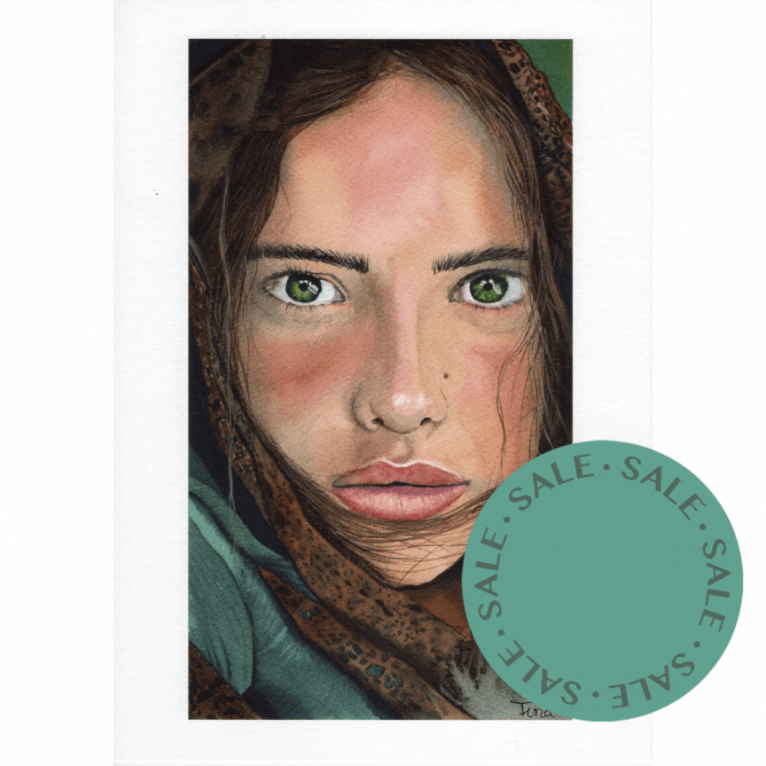Aquarellporträt einer Frau mit Kopftuch, realistische Gesichtszüge, warme Hauttöne, grüne Augen, A4-Druck.