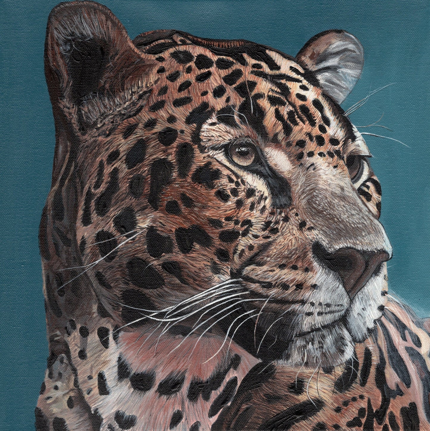 Acrylgemälde eines Leopardenkopfs im Profil vor einfarbigem Hintergrund.